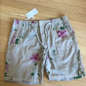 NWT Hartford hibiscus/khaki shorts